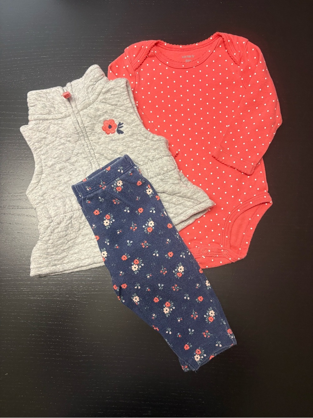 ⭐️2/$8.00⭐️ Carter's 6m Matching Set